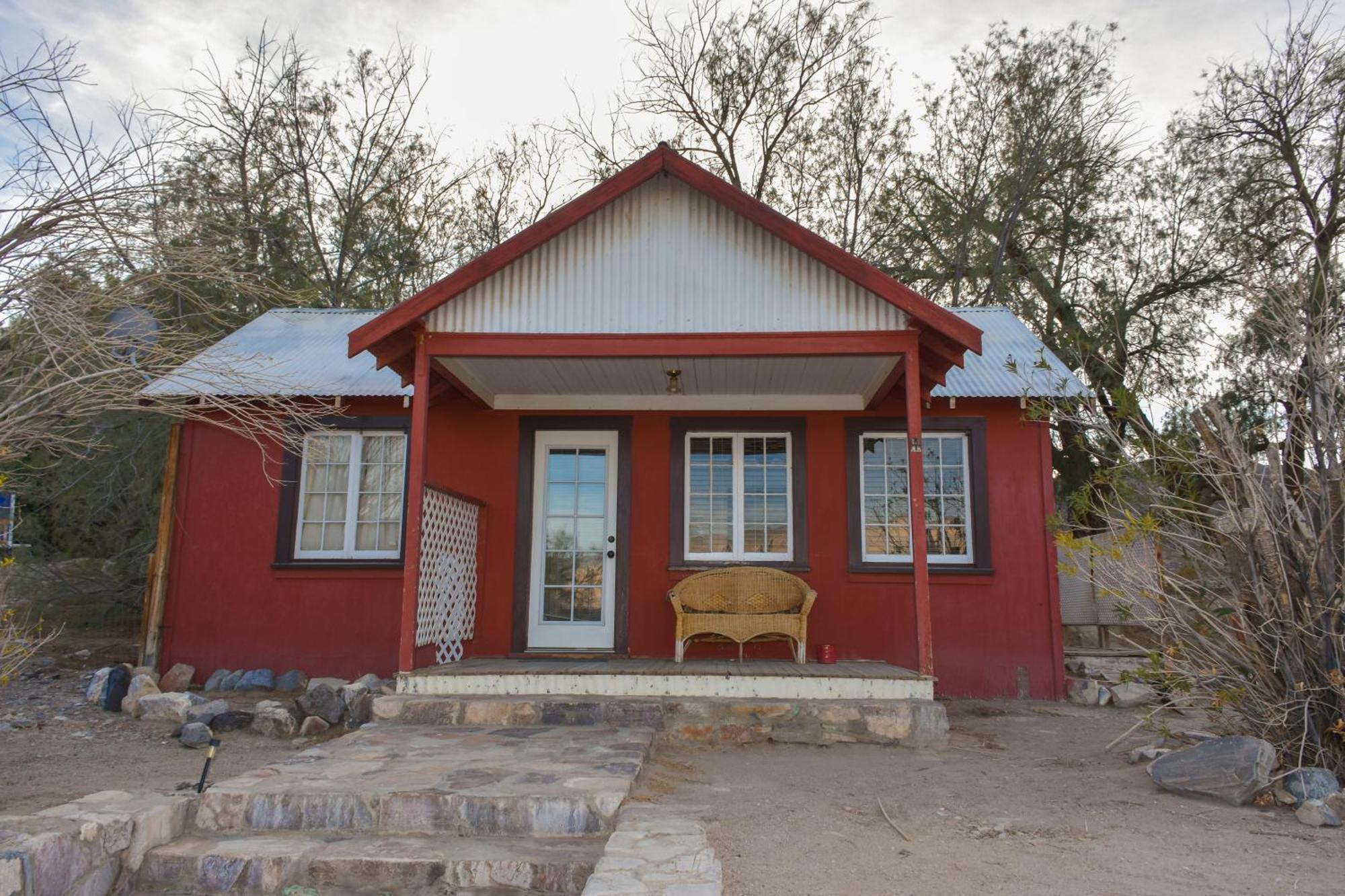 Panamint Springs Motel & Tents Exterior photo