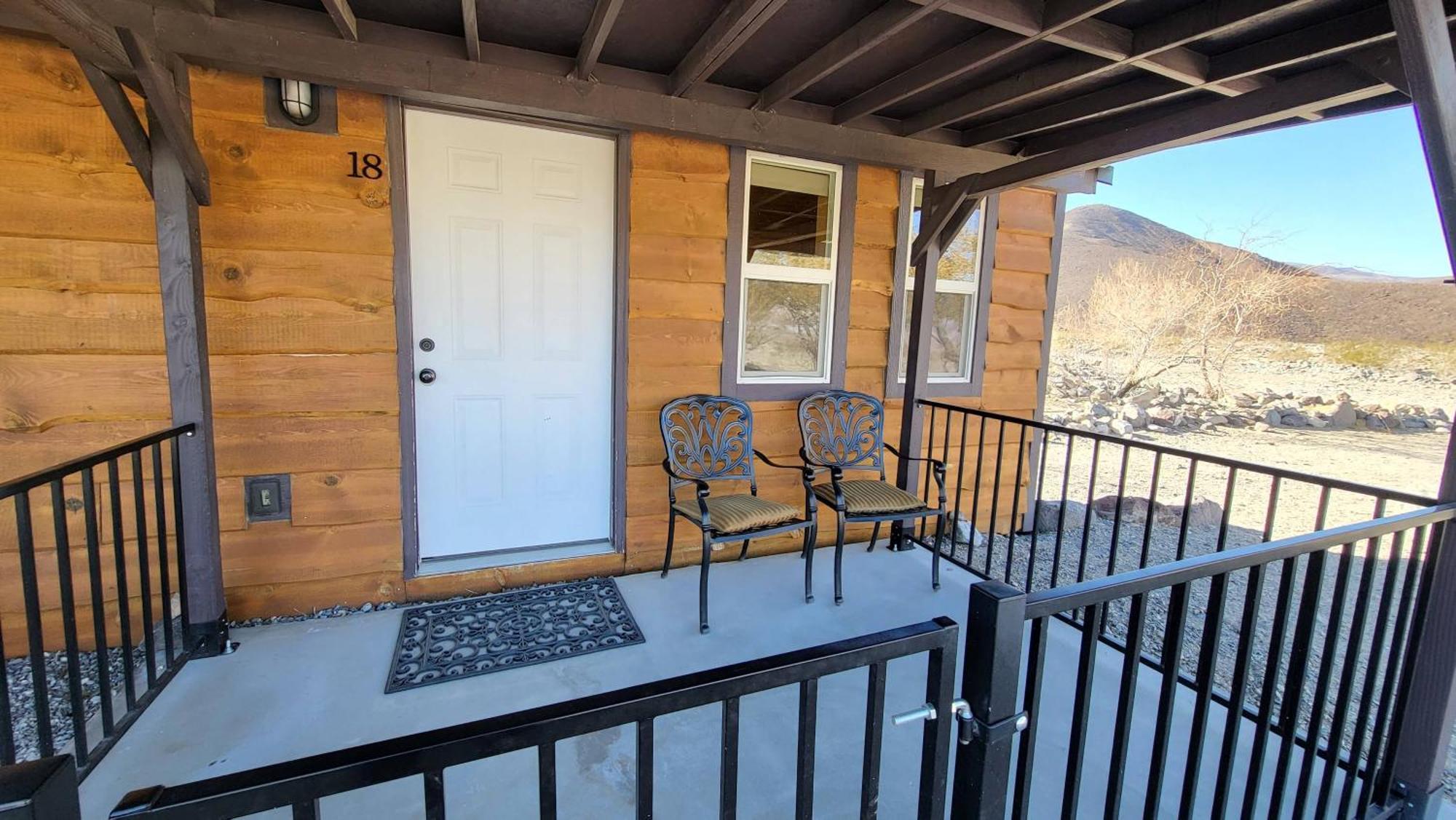 Panamint Springs Motel & Tents Room photo