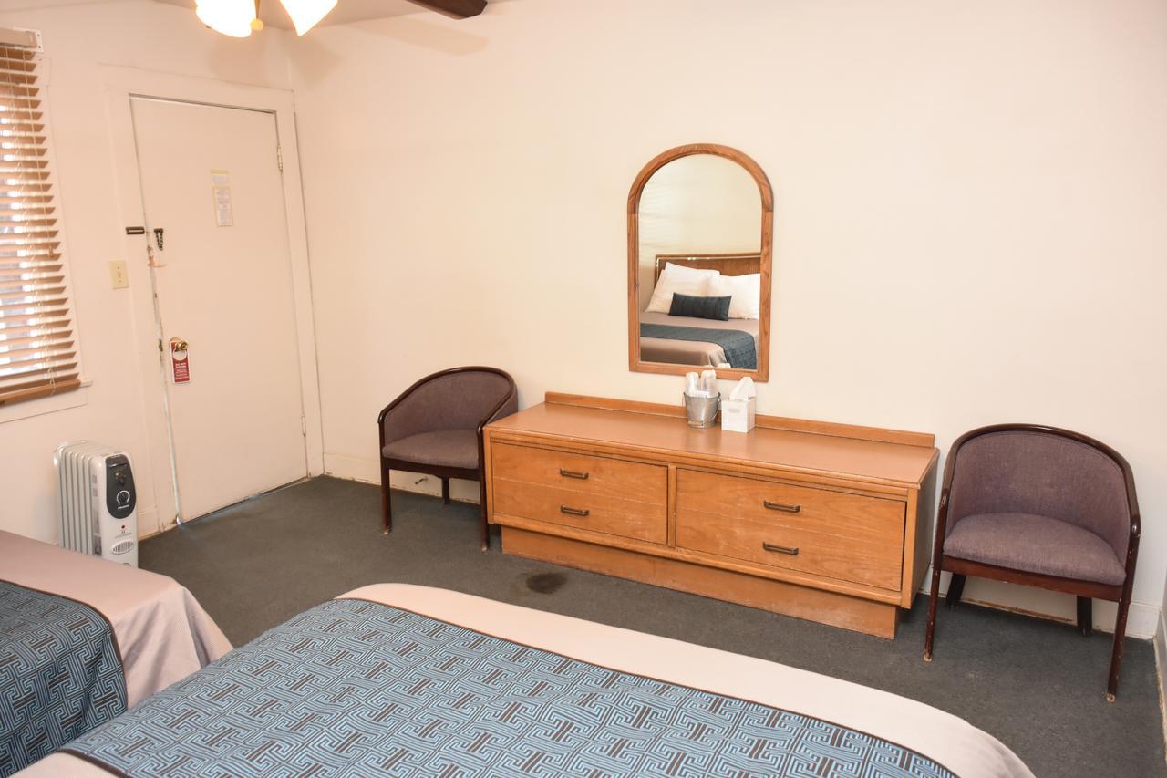 Panamint Springs Motel & Tents Exterior photo
